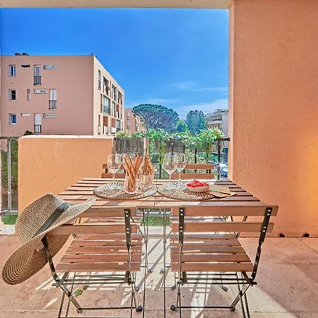 Antoine-city Center St-tropez-terraceparking *