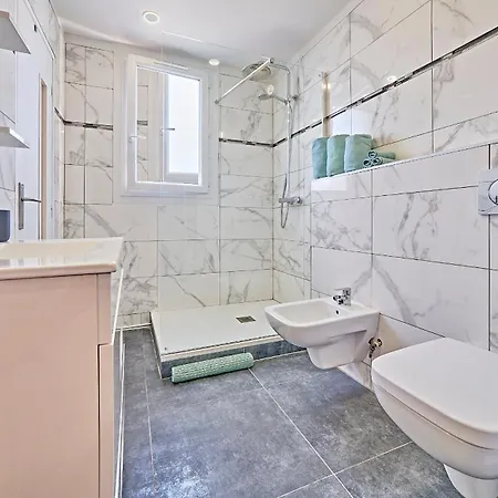 Antoine-city Center St-tropez-terraceparking