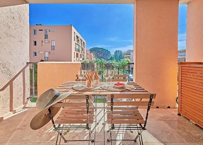 Antoine-city Center St-tropez-terraceparking *