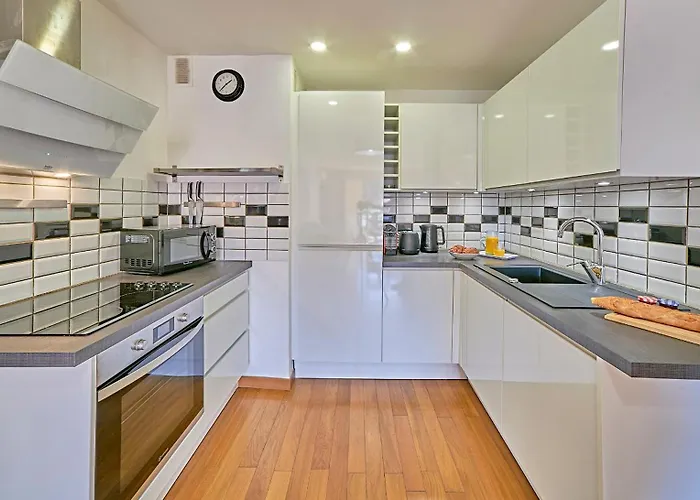 Апартаменты Antoine-city Center St-tropez-terraceparking *